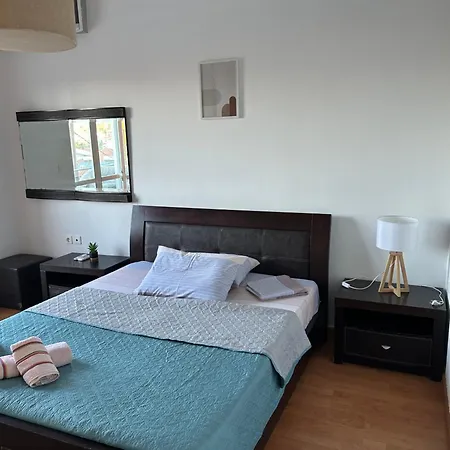 بيت للعطل Among The Pines *